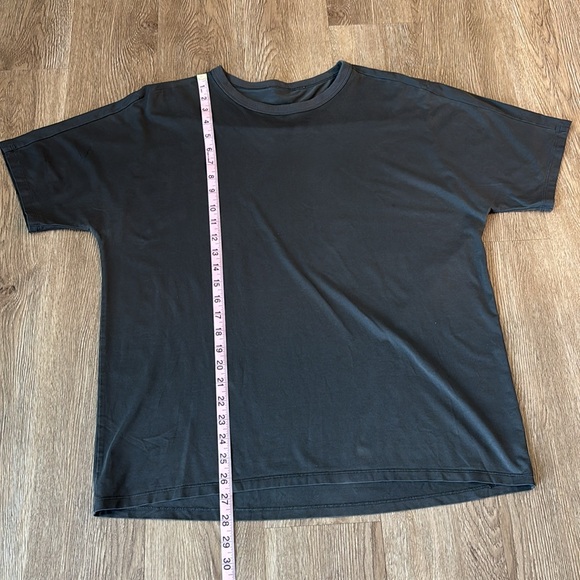 Lululemon oversized fundamental T-shirt. Size L. - Picture 6 of 6